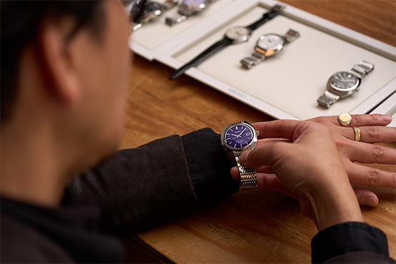 写真：SDKA019 KING SEIKO 着用イメージ
